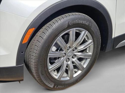 2022 Cadillac XT4 Premium Luxury