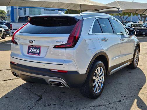 2022 Cadillac XT4 Premium Luxury