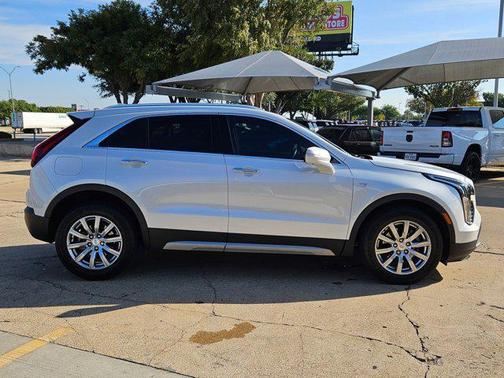 2022 Cadillac XT4 Premium Luxury