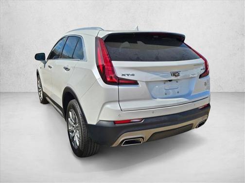 2022 Cadillac XT4 Premium Luxury