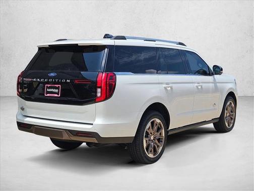 Star White Metallic Tri-Coat 2026 Ford Expedition King Ranch