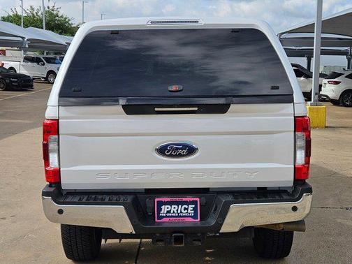 White Platinum Metallic Tri-Coat 2017 Ford F-250 Lariat
