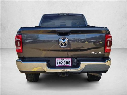 2022 RAM 2500 Tradesman Crew Cab 4x4 6'4' Box