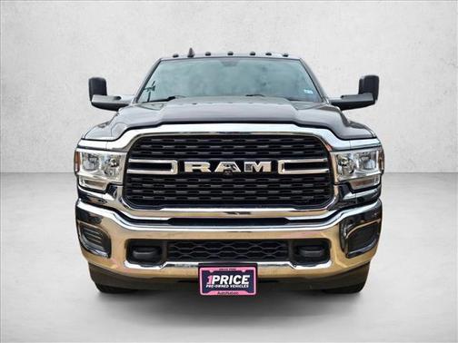 2022 RAM 2500 Tradesman Crew Cab 4x4 6'4' Box