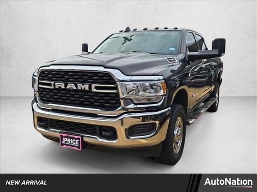 2022 RAM 2500 Tradesman Crew Cab 4x4 6'4' Box