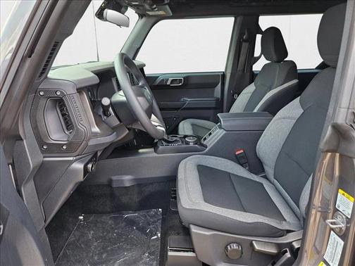 2025 Ford Bronco Base 4 Door 4x4