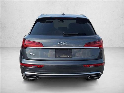Daytona Gray Pearl Effect 2023 Audi Q5 45 S line Premium