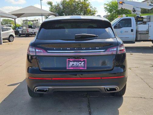 Infinite Black Metallic Clearcoat 2022 Lincoln Nautilus Standard