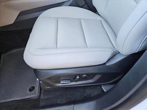 Star White Metallic Tri-Coat 2026 Ford Explorer Active
