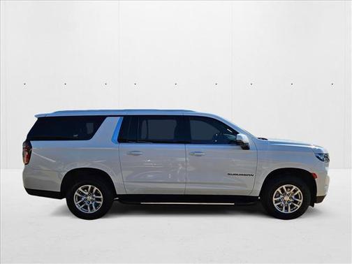 2022 Chevrolet Suburban LT