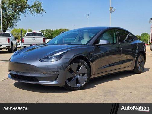 Midnight Silver Metallic 2022 Tesla Model 3 Standard Range