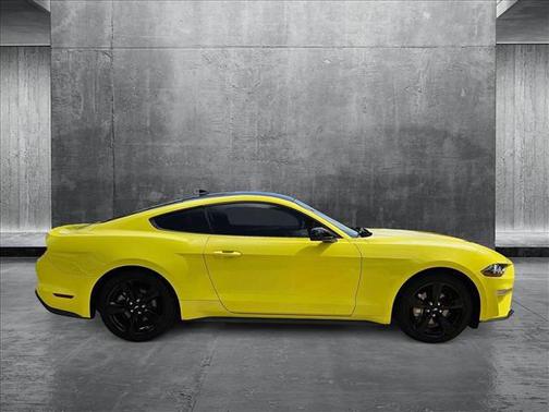 2021 Ford Mustang EcoBoost