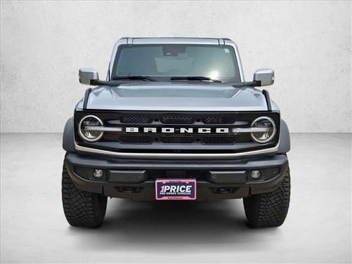 Iconic Silver Metallic 2024 Ford Bronco Outer Banks