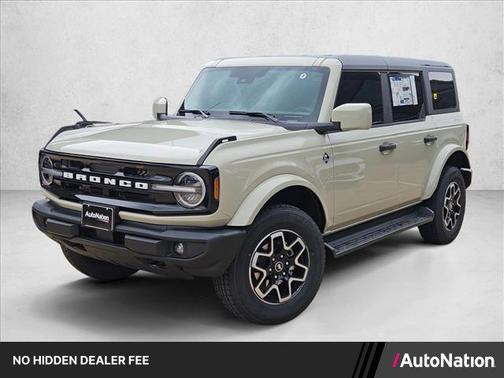 Desert Sand 2026 Ford Bronco Outer Banks