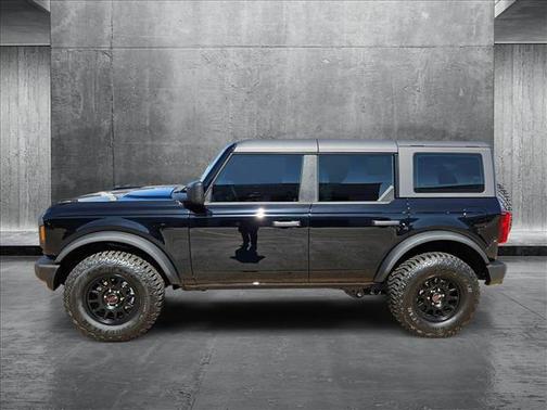 2025 Ford Bronco Base 4 Door 4x4