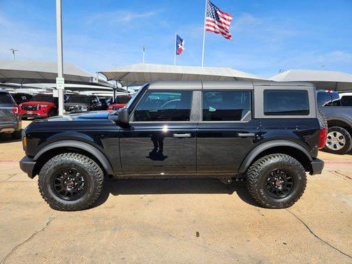2025 Ford Bronco Base 4 Door 4x4