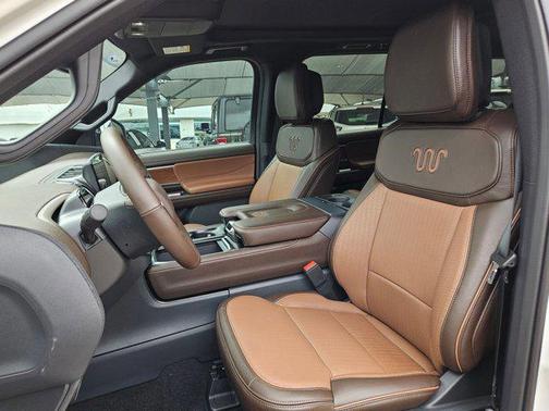 Star White Metallic Tri-Coat 2026 Ford Expedition King Ranch