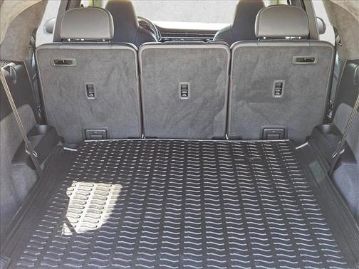 Glacier White Metallic 2021 Audi SQ7 4.0T Prestige