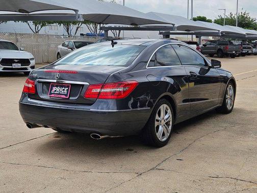 Obsidian Black Met 2010 Mercedes-Benz E-Class E 350