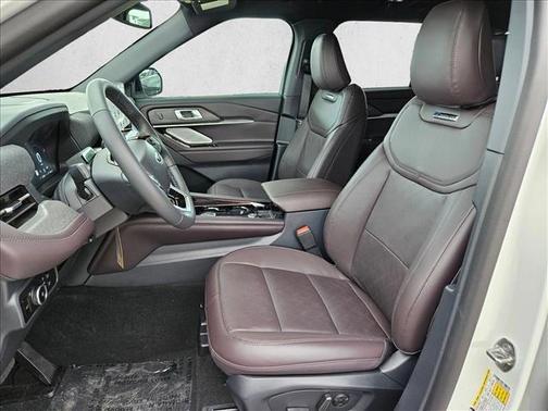 Star White Metallic Tri-Coat 2026 Ford Explorer Platinum