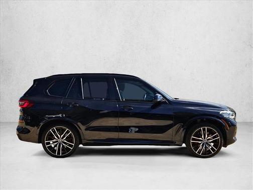 2022 BMW X5 M50i