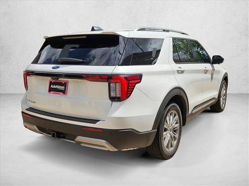 Star White Metallic Tri-Coat 2026 Ford Explorer Platinum
