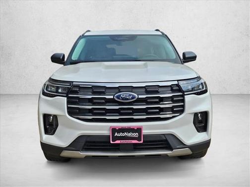 Star White Metallic Tri-Coat 2026 Ford Explorer Active w/200A Pkg