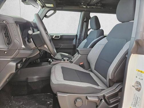 Oxford White 2026 Ford Bronco Base 4 Door 4x4