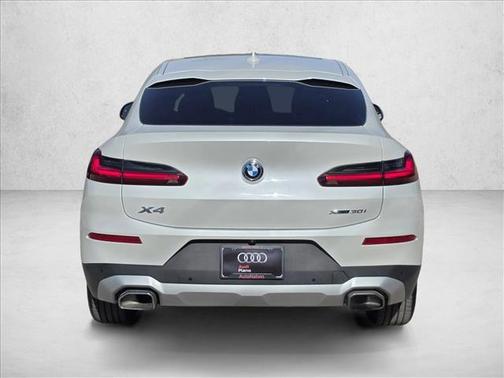 White 2023 BMW X4 xDrive30i