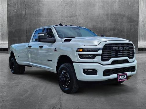 2025 RAM 3500 Lone Star Crew Cab 4x4 8' Box