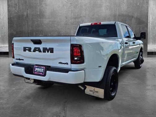 2025 RAM 3500 Lone Star Crew Cab 4x4 8' Box