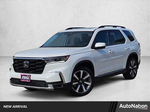 Platinum White Pea 2023 Honda Pilot Touring 8-Passenger