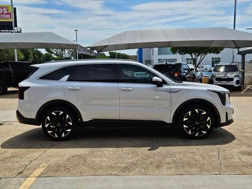 Glacial White Pearl 2024 Kia Sorento EX