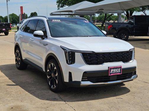 Glacial White Pearl 2024 Kia Sorento EX