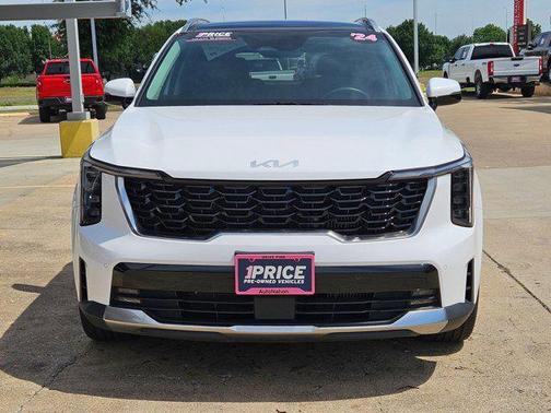 Glacial White Pearl 2024 Kia Sorento EX