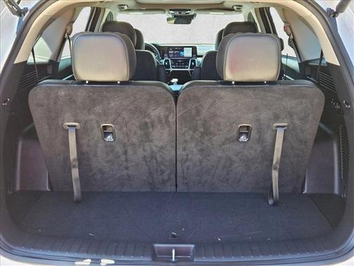 Glacial White Pearl 2023 Kia Sorento SX