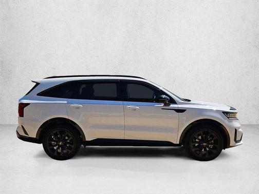 Glacial White Pearl 2023 Kia Sorento SX