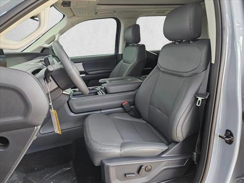 Glacier Gray Metallic Tri-Coat 2026 Ford Expedition Max Active 4x2