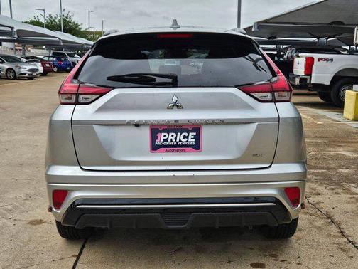 Silver/Gray 2022 Mitsubishi Eclipse Cross SE