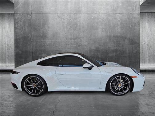 2021 Porsche 911 Carrera