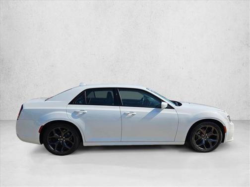 Bright White Clearcoat 2022 Chrysler 300 Touring