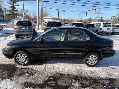 2000 Hyundai ELANTRA GLS