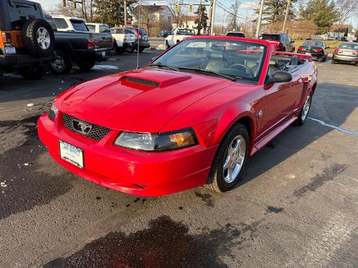 2004 Ford Mustang Deluxe