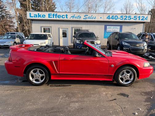 2004 Ford Mustang Deluxe