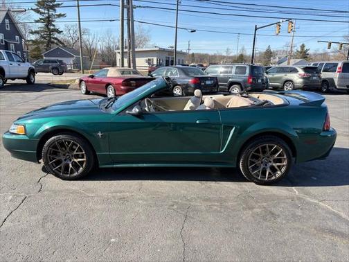 2000 Ford Mustang Base