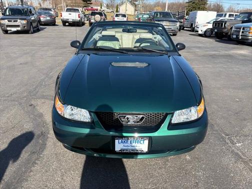 2000 Ford Mustang Base