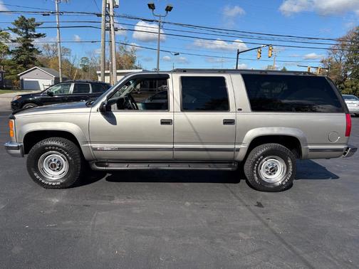 1999 GMC Suburban SL