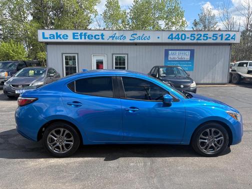 Sapphire 2019 Toyota Yaris Sedan LE