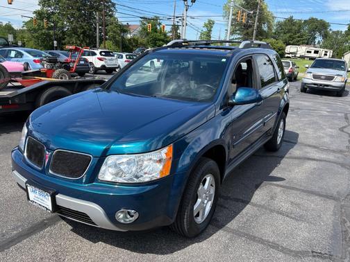 Blue 2006 Pontiac Torrent Base