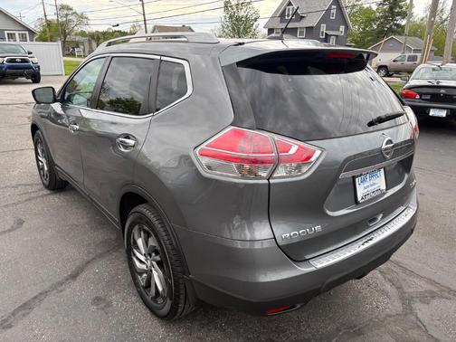 Gray 2015 Nissan Rogue SL
